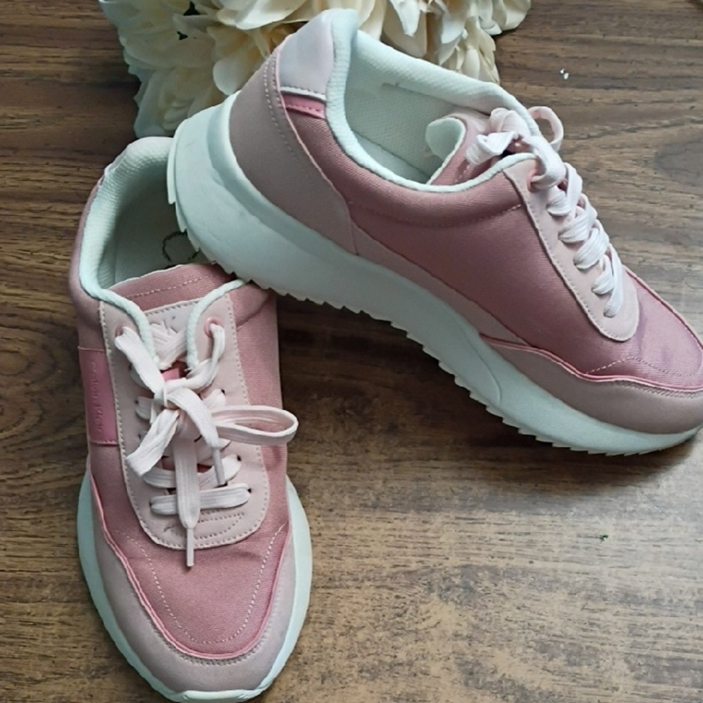 🩷 Calvin Klein Pink and White Retro-Inspired Sneakers